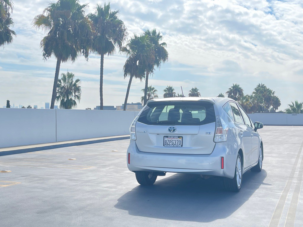 2013 Toyota Prius Image 44