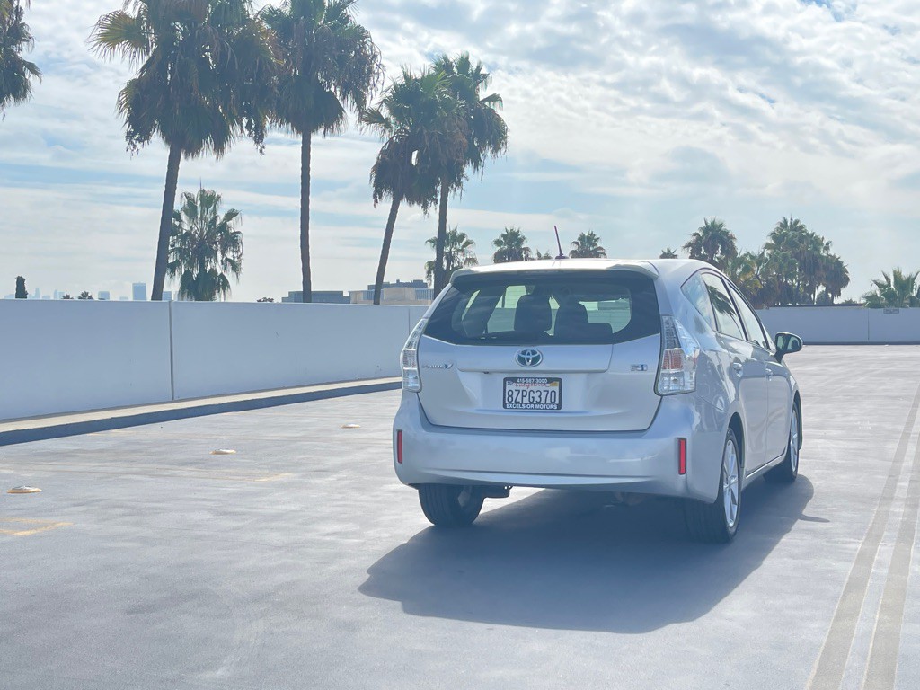 2013 Toyota Prius Image 45