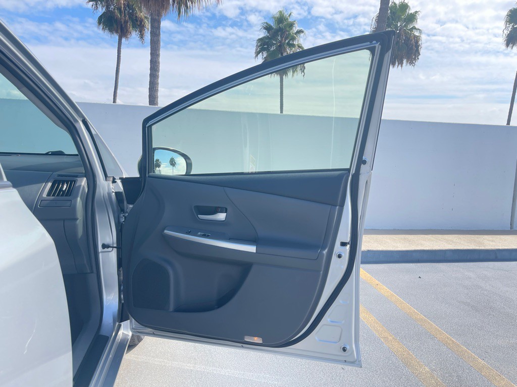 2013 Toyota Prius Image 63