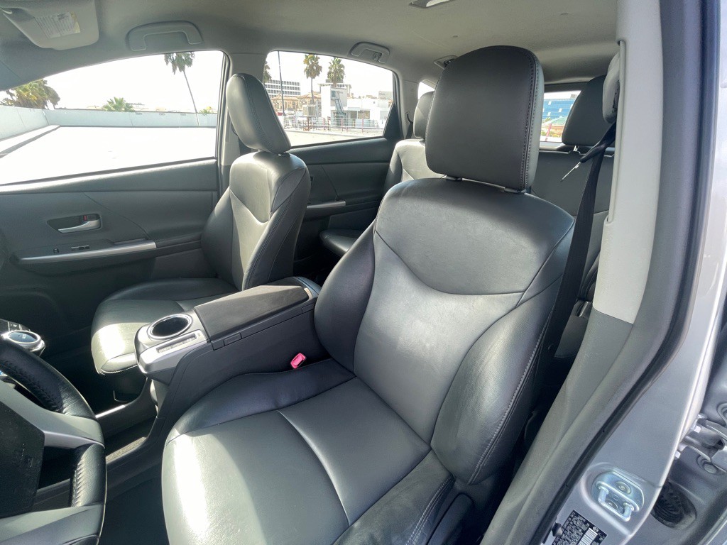 2013 Toyota Prius Image 70