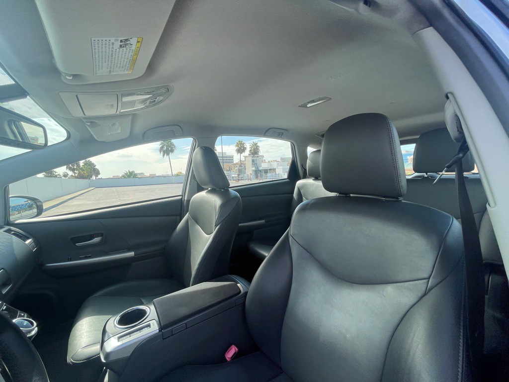 2013 Toyota Prius Image 71