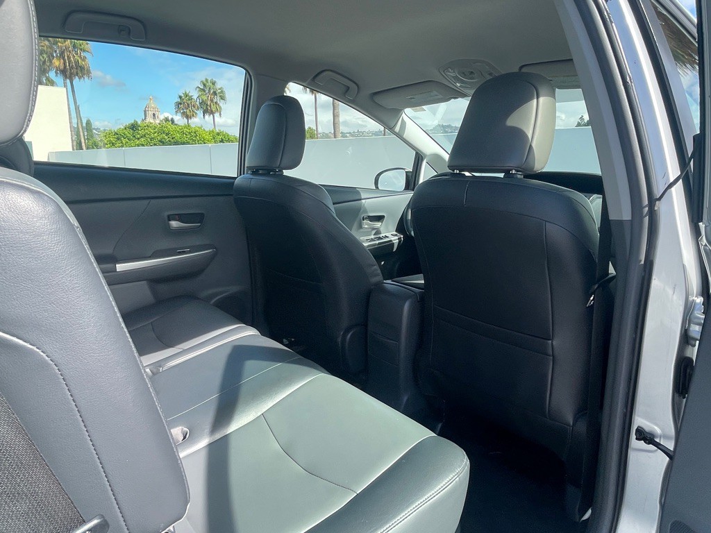 2013 Toyota Prius Image 85