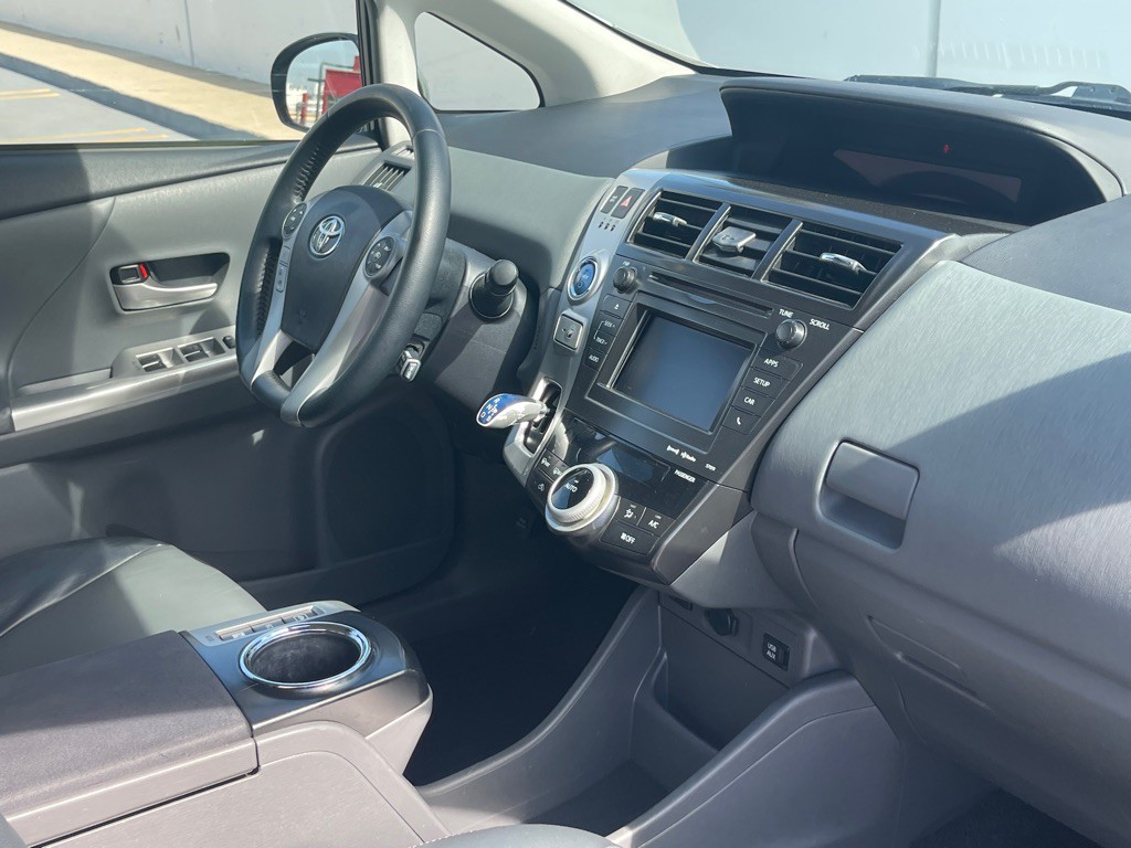 2013 Toyota Prius Image 95