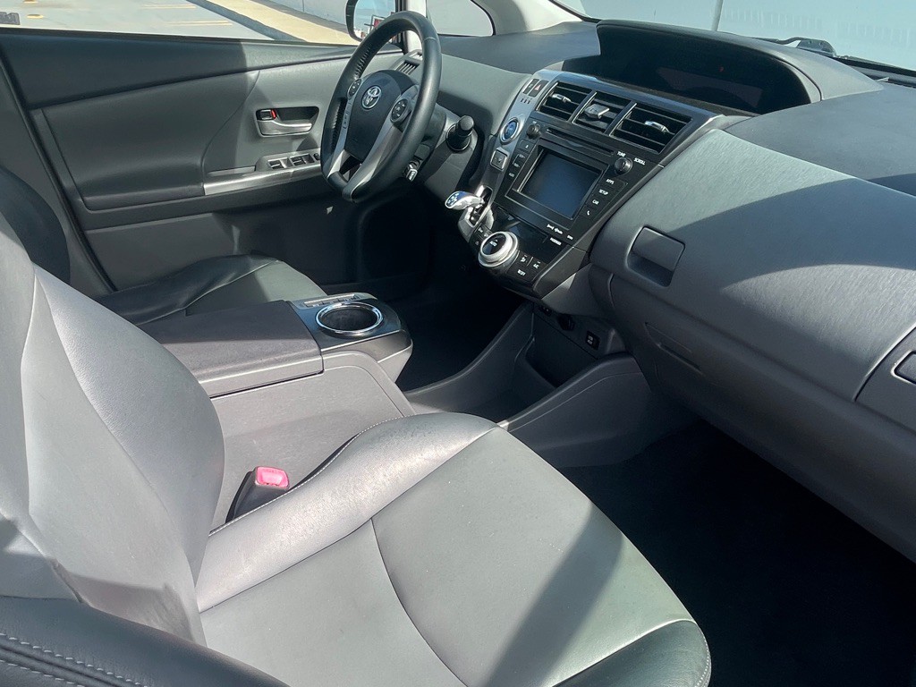 2013 Toyota Prius Image 98