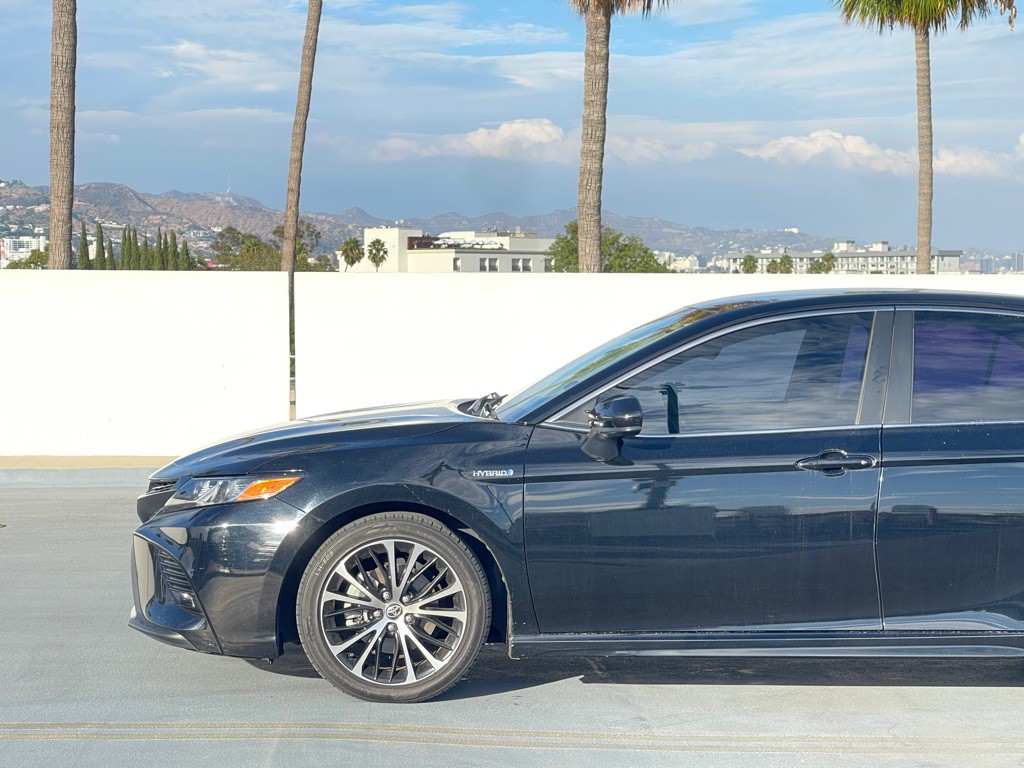 2020 Toyota Camry Image 10