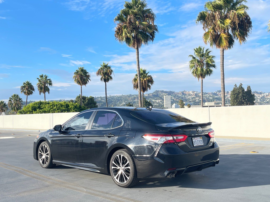 2020 Toyota Camry Image 18