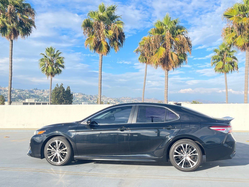 2020 Toyota Camry Image 25