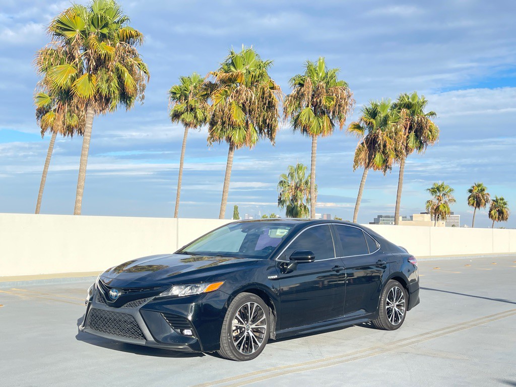 2020 Toyota Camry Image 32