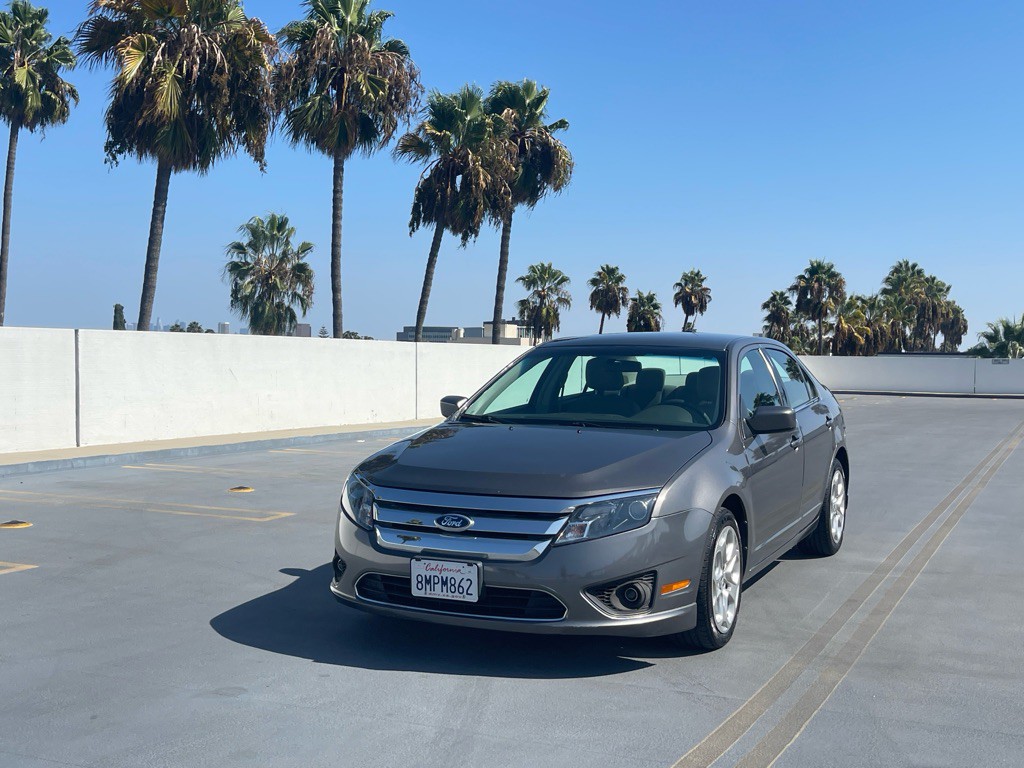 2010 Ford Fusion Image 2