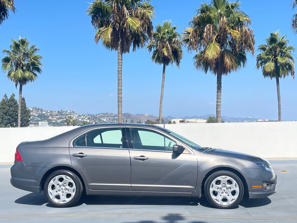 2010 Ford Fusion Image 3