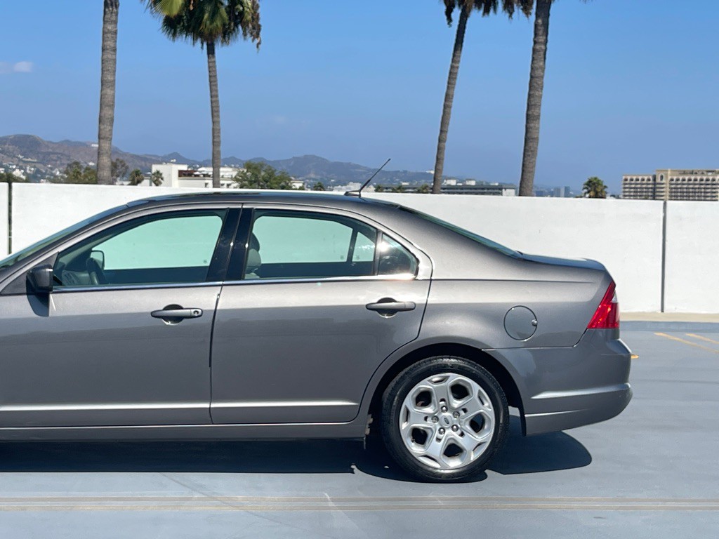 2010 Ford Fusion Image 6