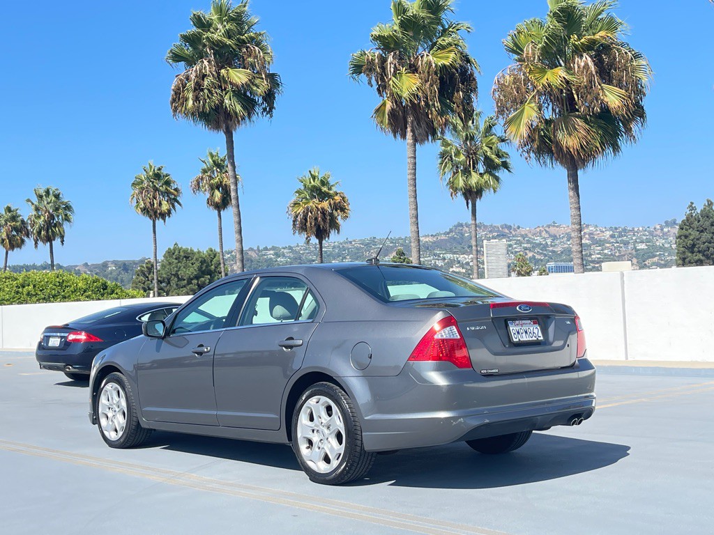 2010 Ford Fusion Image 12