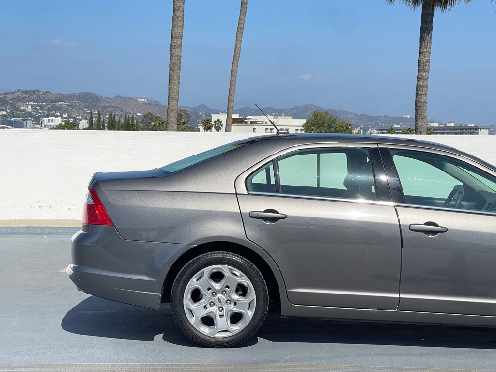 2010 Ford Fusion Image 28