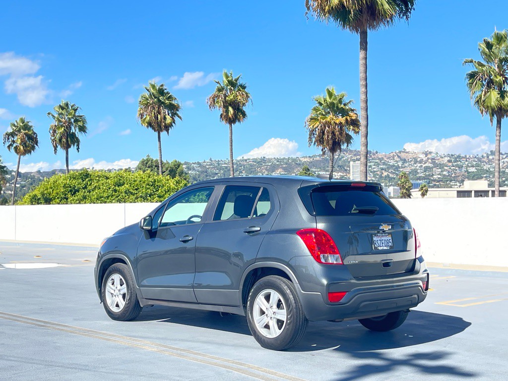 2020 Chevrolet Trax Image 2