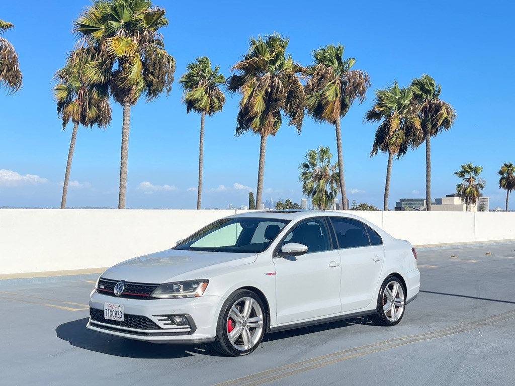 2017 Volkswagen Jetta Image 1