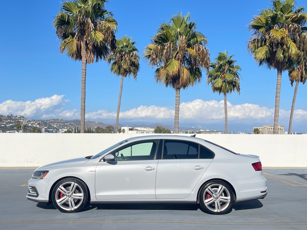 2017 Volkswagen Jetta Image 3