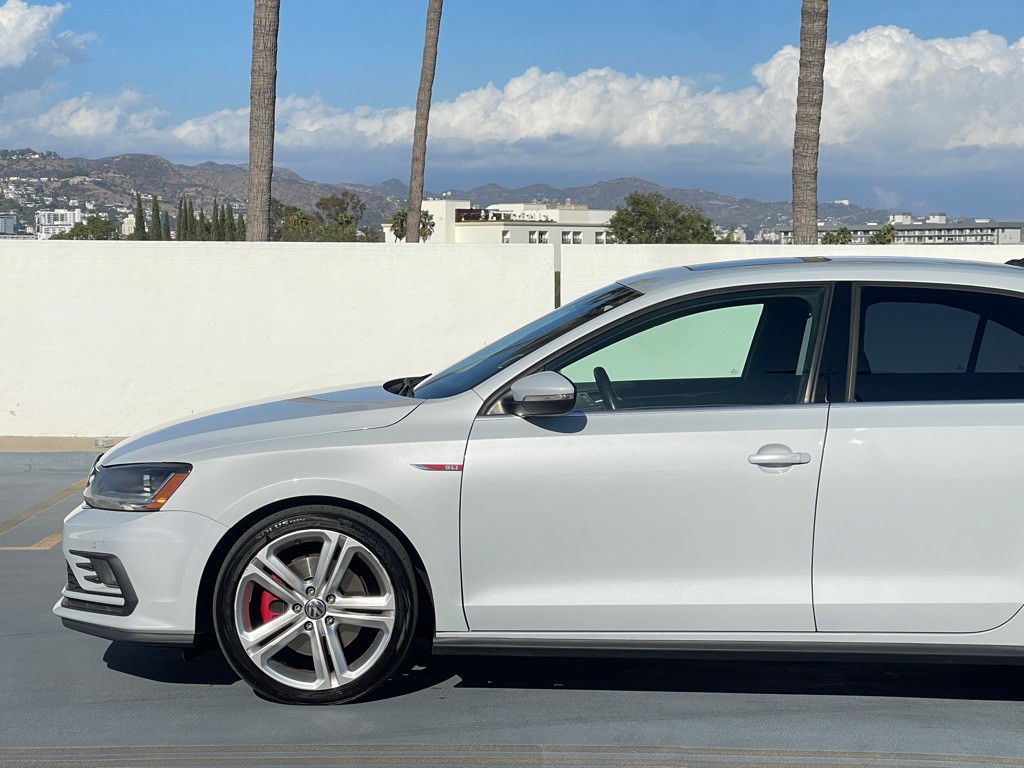 2017 Volkswagen Jetta Image 10