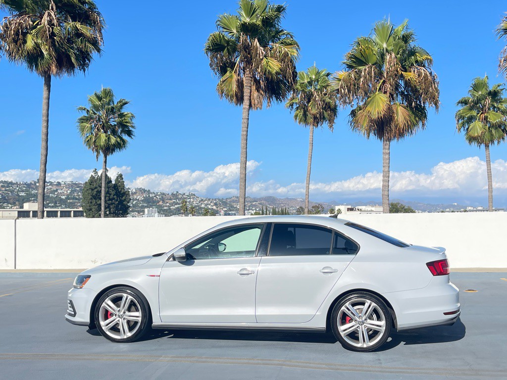 2017 Volkswagen Jetta Image 28