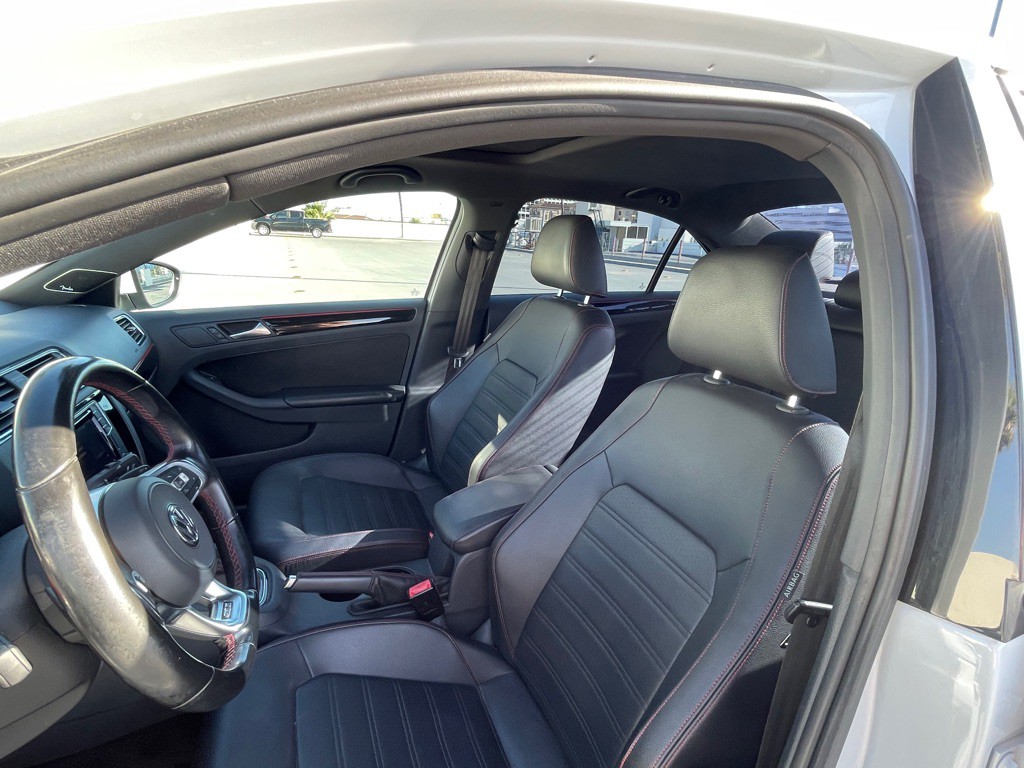 2017 Volkswagen Jetta Image 102