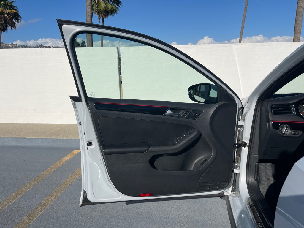 2017 Volkswagen Jetta Image 126