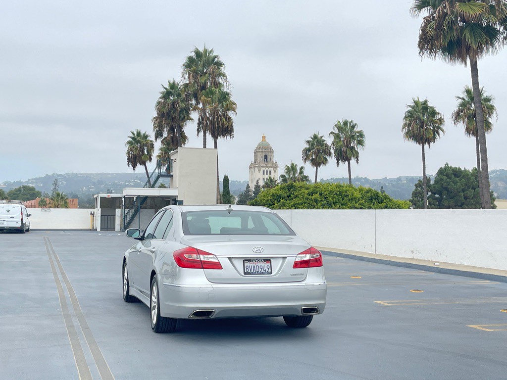 2012 Hyundai Genesis Image 8