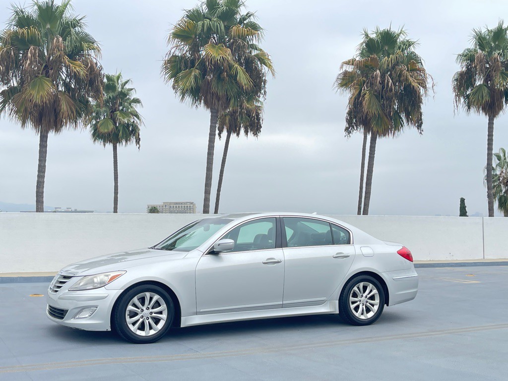2012 Hyundai Genesis Image 18