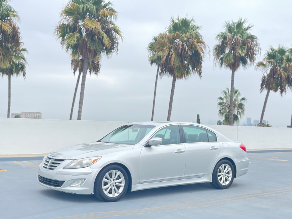 2012 Hyundai Genesis Image 19