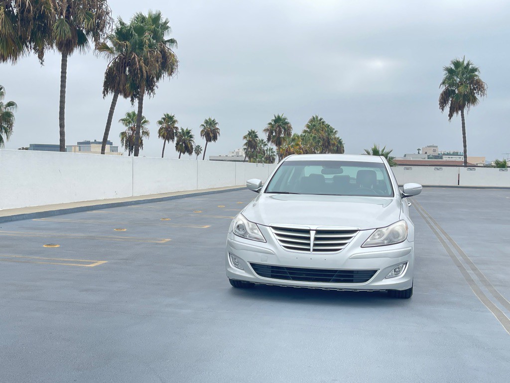 2012 Hyundai Genesis Image 23