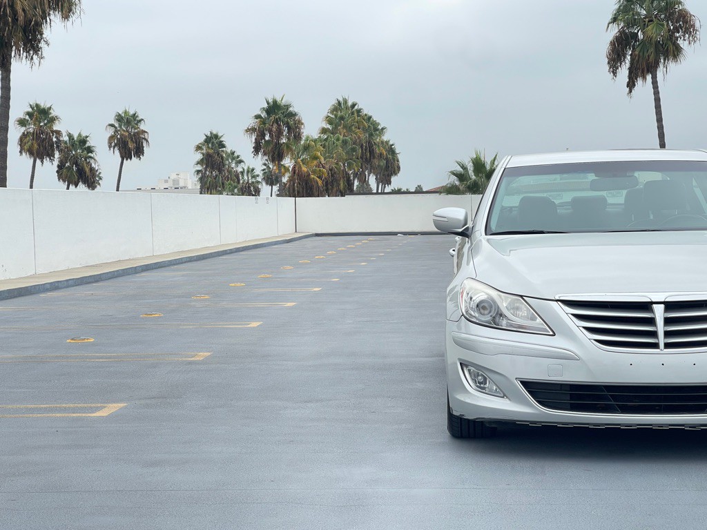 2012 Hyundai Genesis Image 24