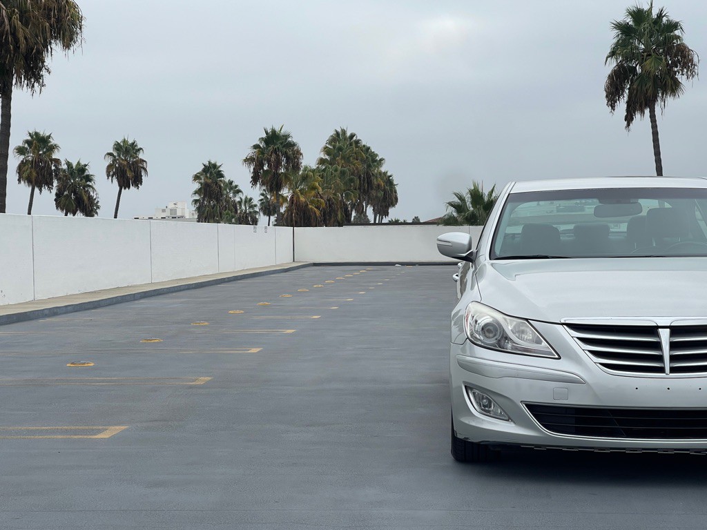 2012 Hyundai Genesis Image 25
