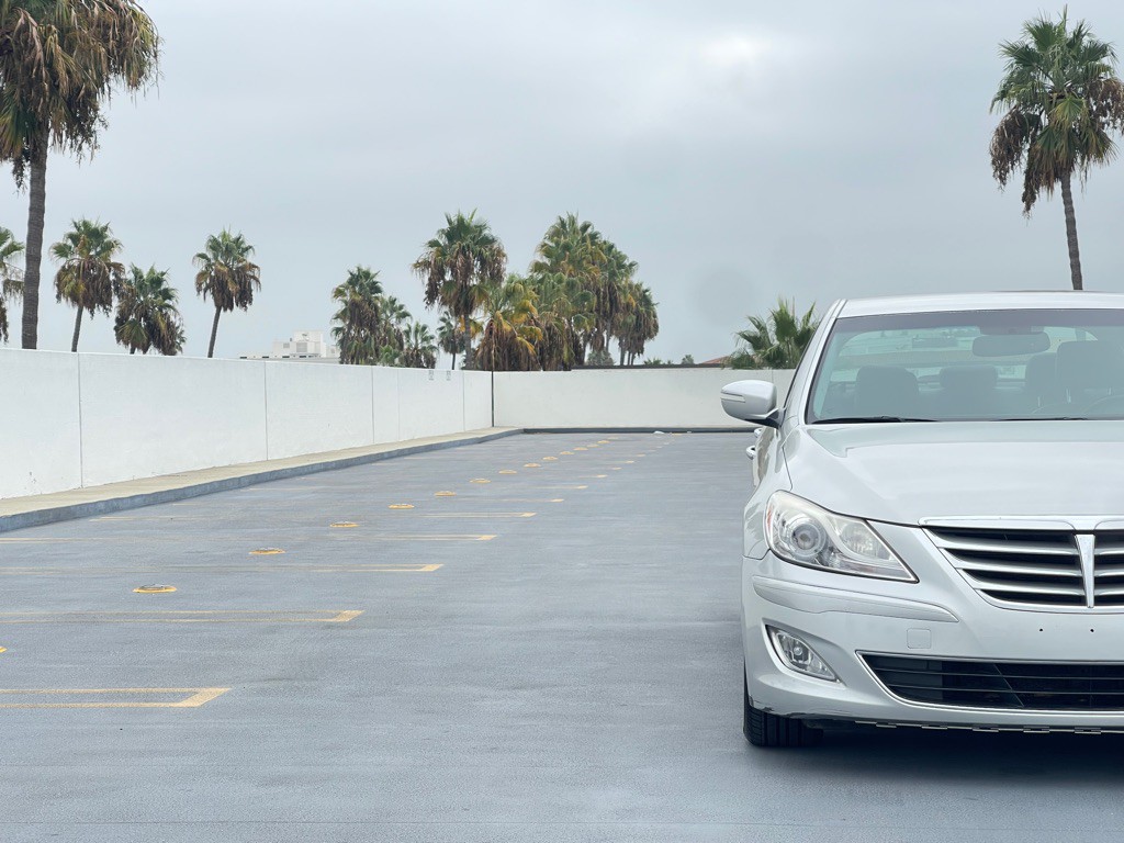 2012 Hyundai Genesis Image 26