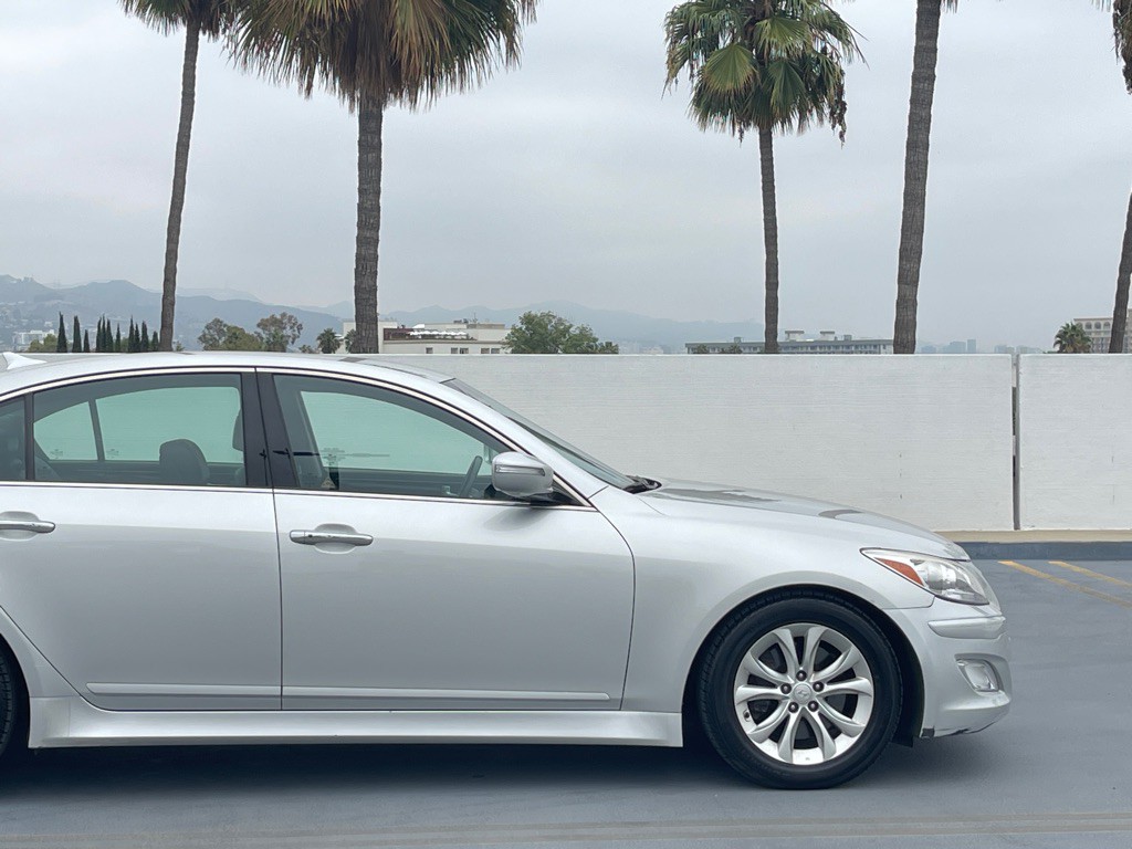 2012 Hyundai Genesis Image 27