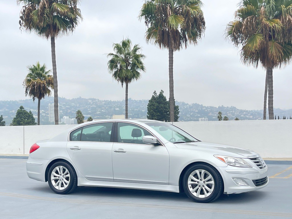 2012 Hyundai Genesis Image 36