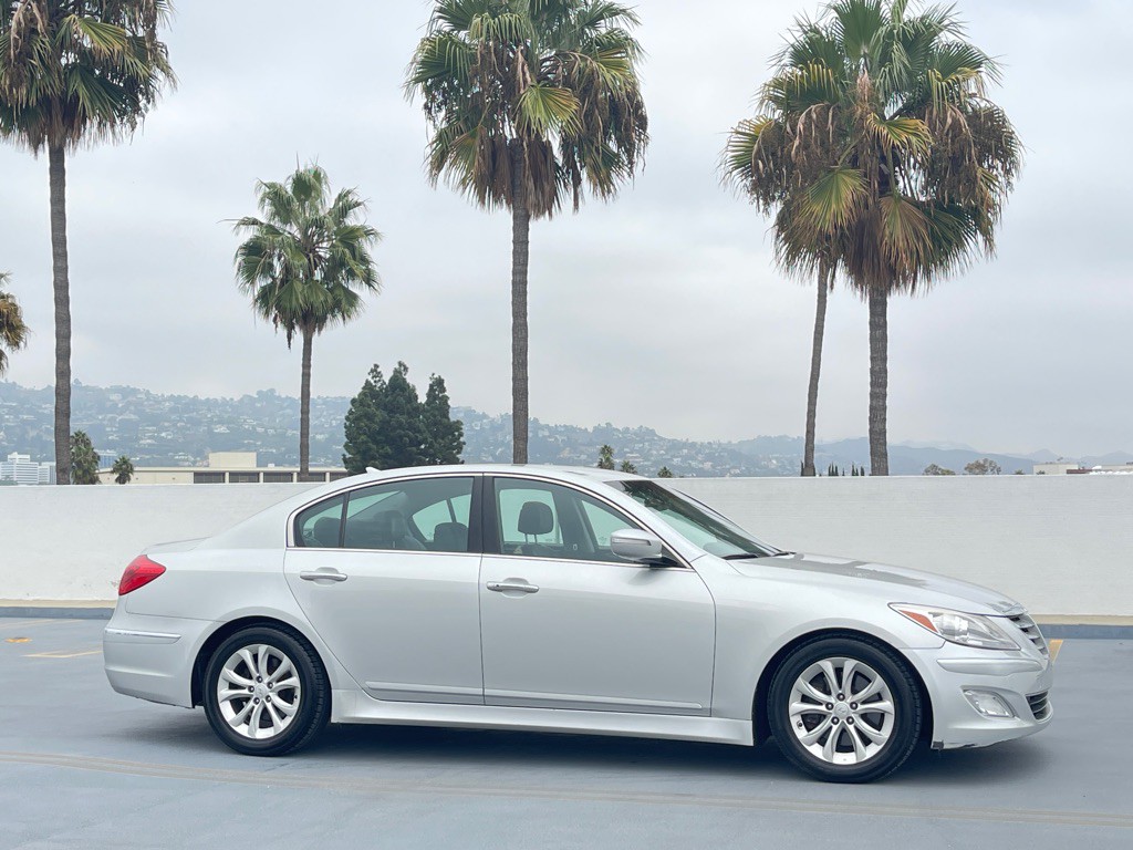 2012 Hyundai Genesis Image 37