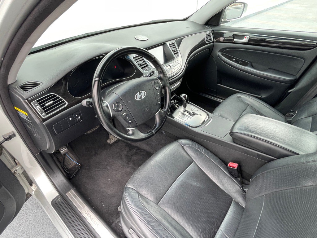 2012 Hyundai Genesis Image 63