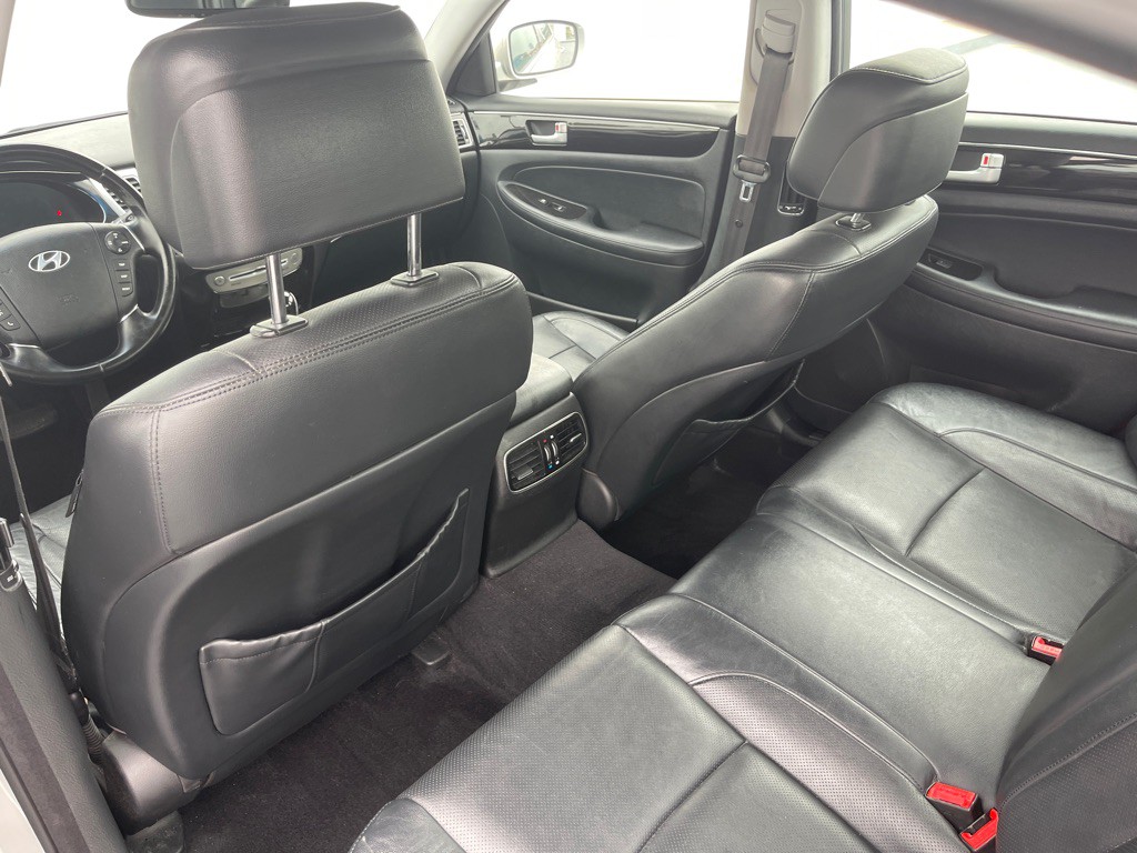 2012 Hyundai Genesis Image 74
