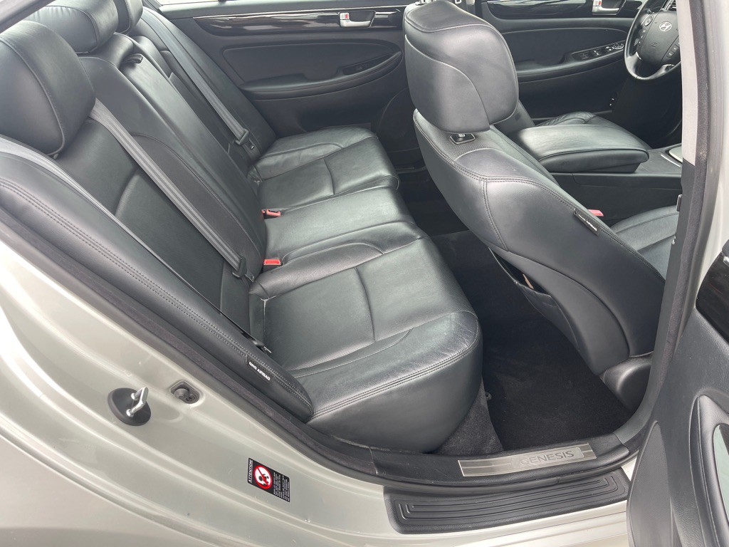 2012 Hyundai Genesis Image 75