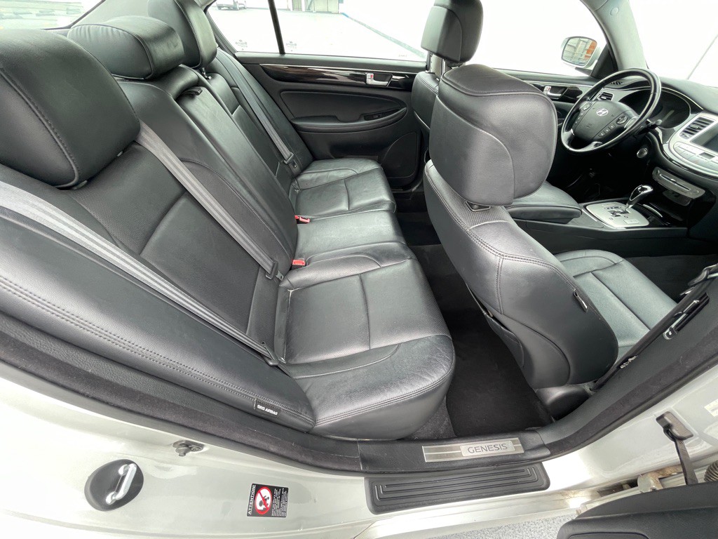2012 Hyundai Genesis Image 77