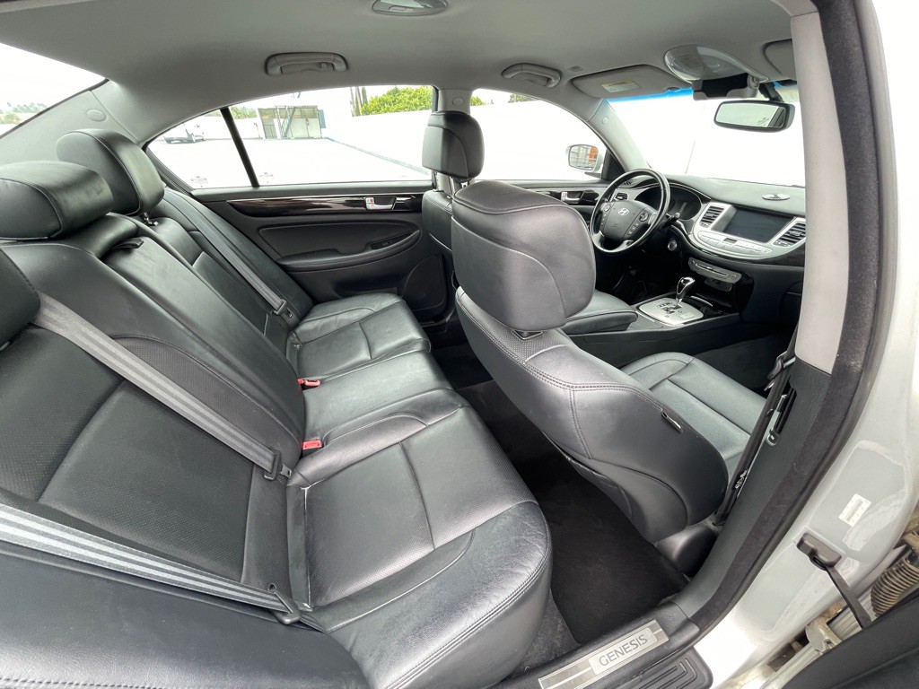 2012 Hyundai Genesis Image 78