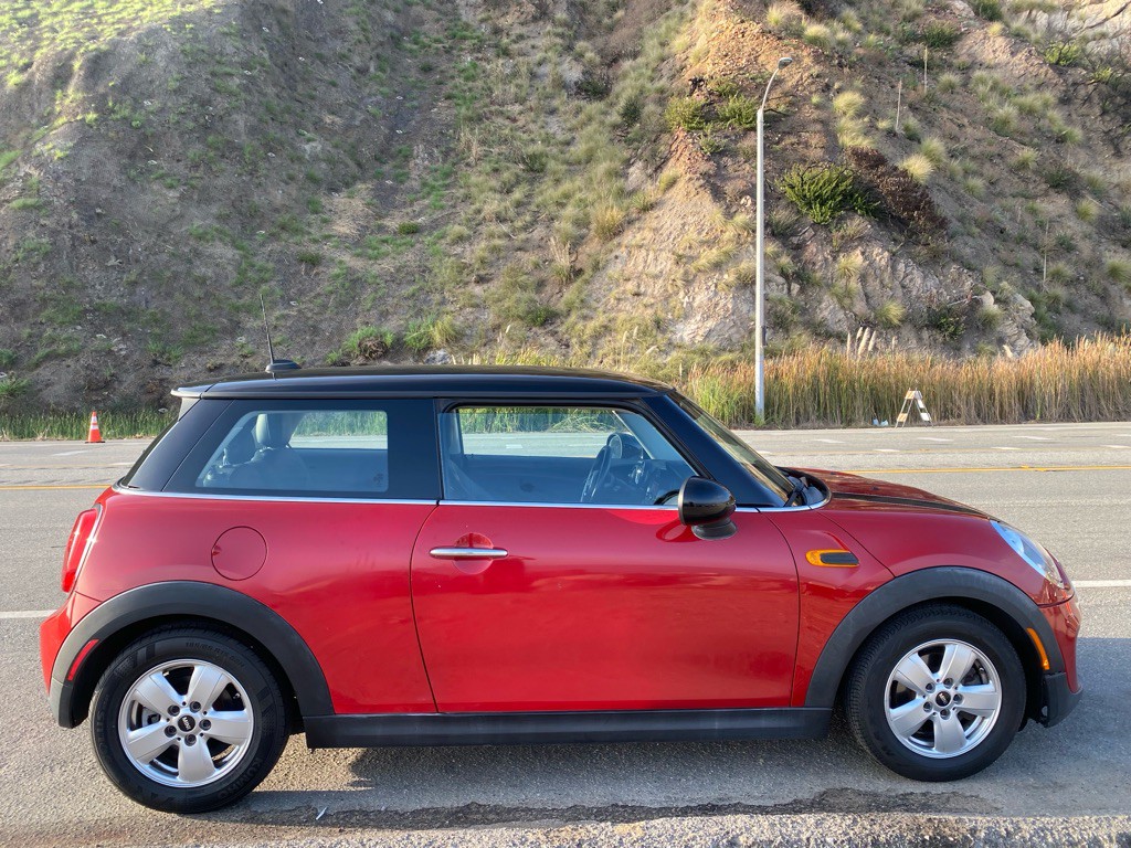 2015 MINI Cooper Image 2