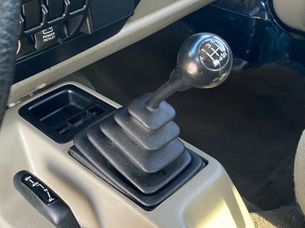 2003 Jeep Wrangler Image 18