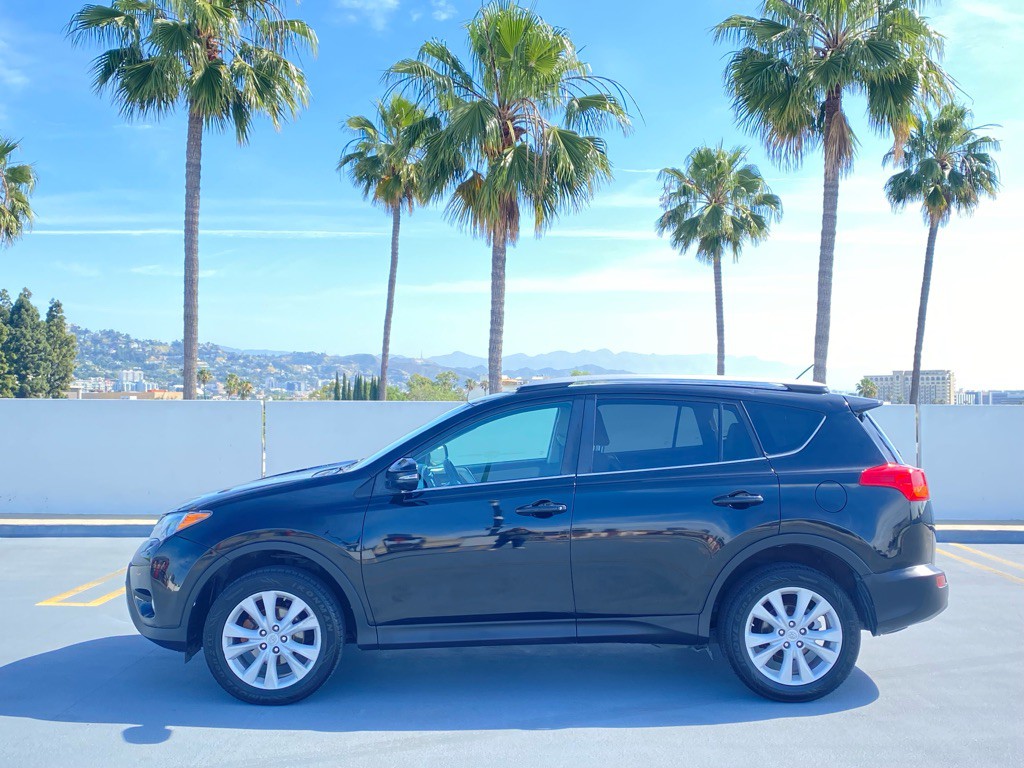 2015 Toyota Rav4 Image 2
