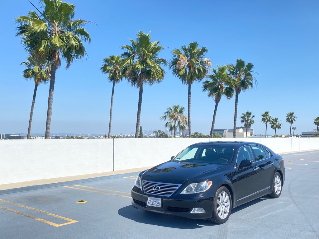 2008 Lexus LS Image 2