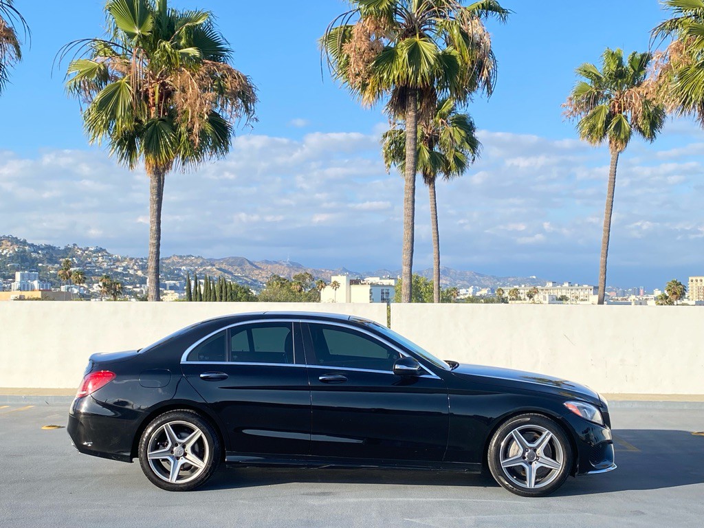2015 Mercedes-Benz C-Class Image 2
