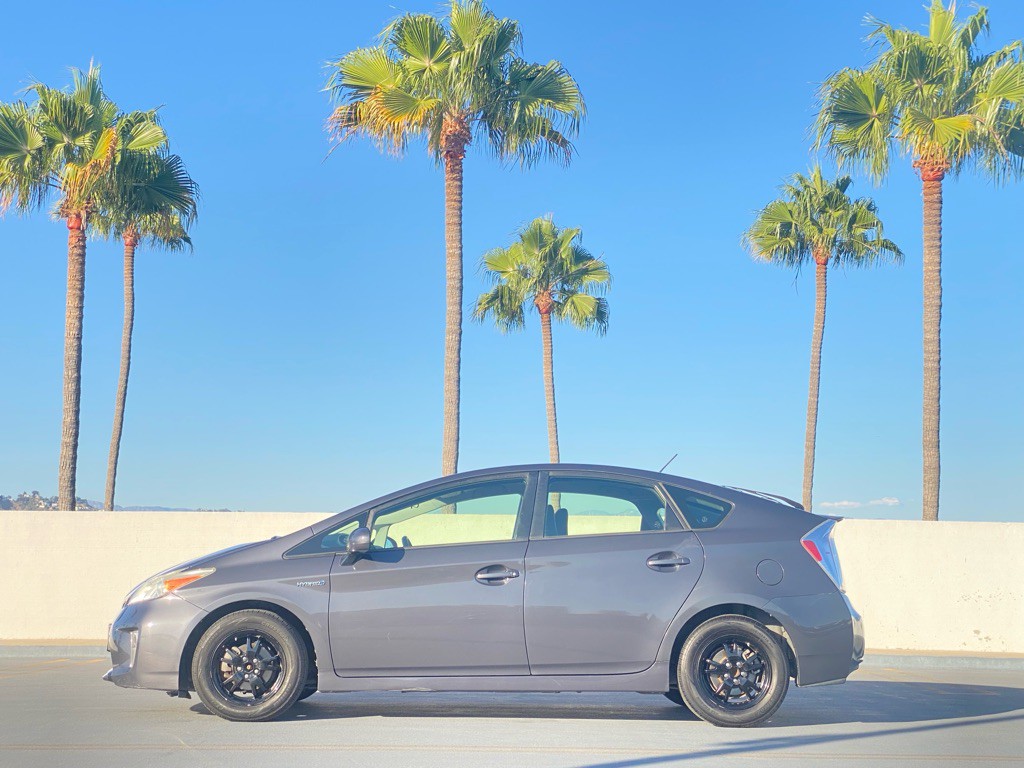 2013 Toyota Prius Image 3