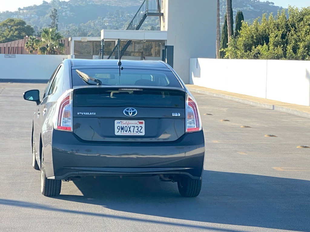 2013 Toyota Prius Image 15