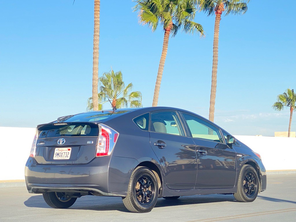 2013 Toyota Prius Image 18