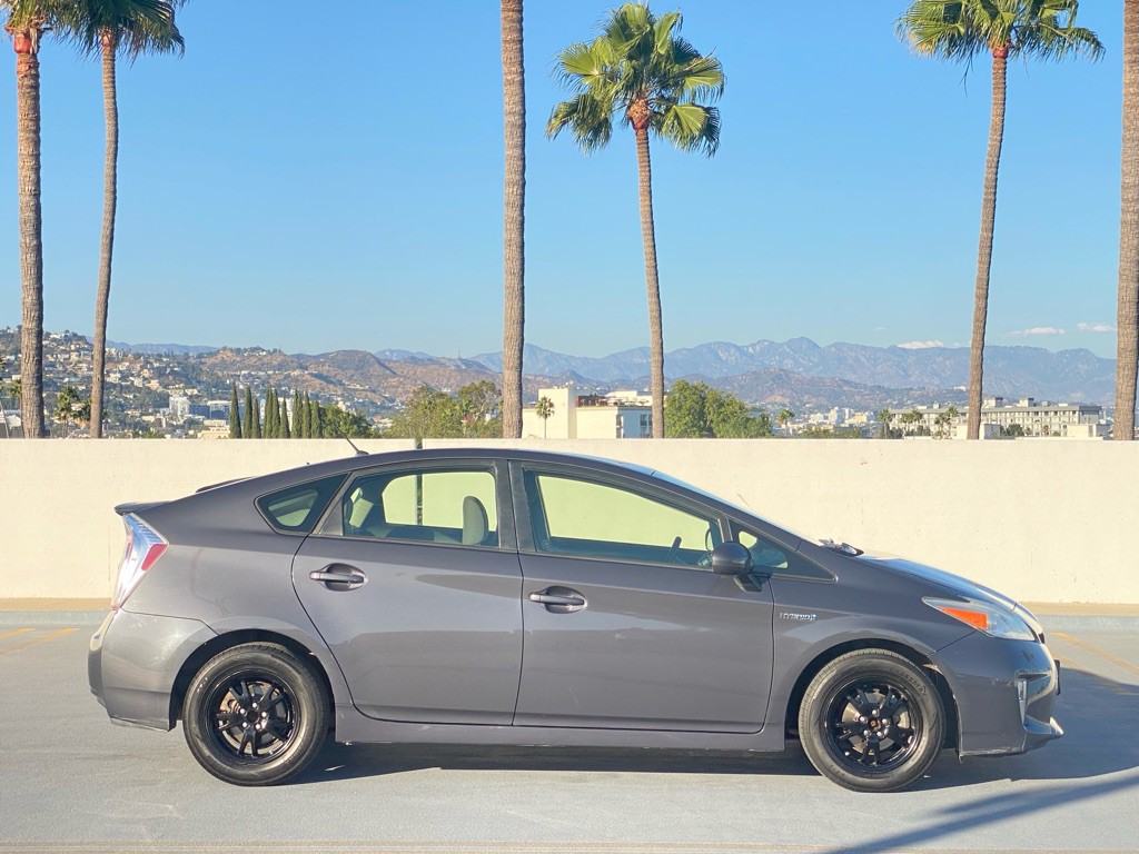 2013 Toyota Prius Image 39