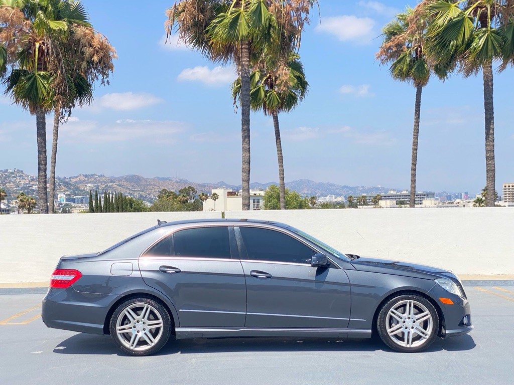 2010 Mercedes-Benz E-Class Image 5