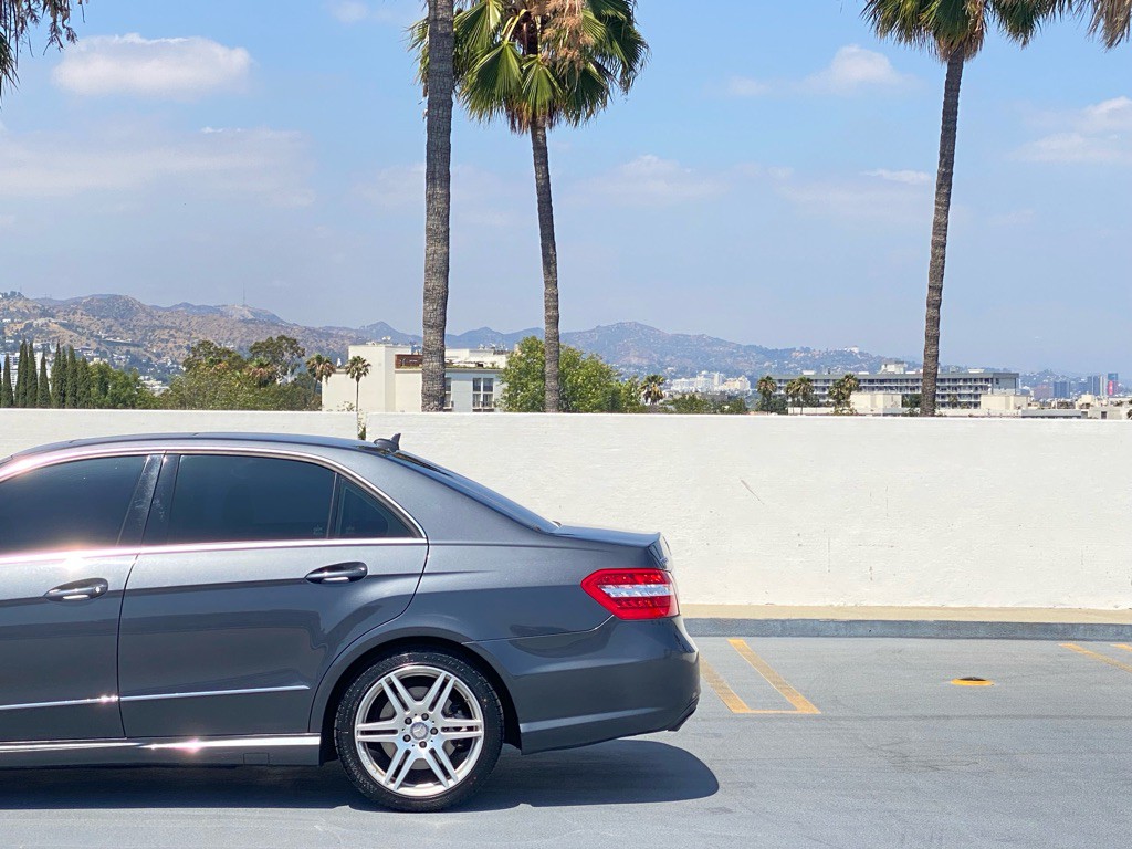 2010 Mercedes-Benz E-Class Image 8